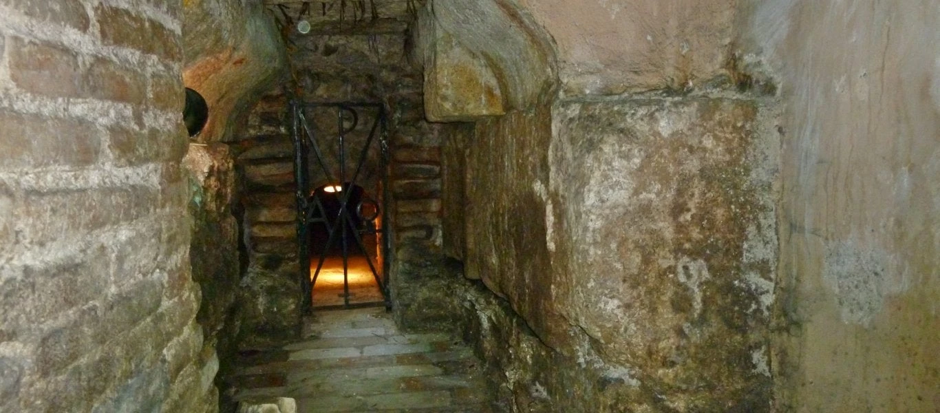 Yπόγειες στοές επιβίωσης: Τα αμέτρητα καταφύγια της Ελλάδας που κανείς δεν γνωρίζει – (βίντεο)